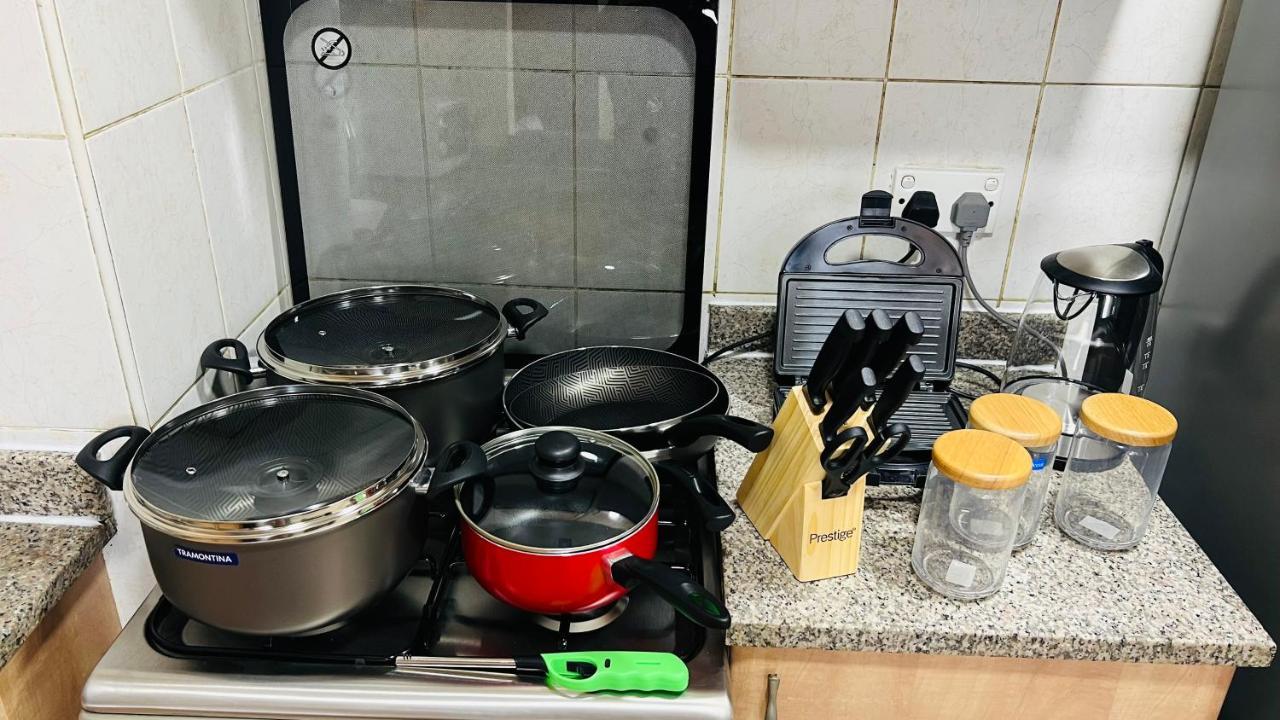 Newly Furnished Cozy One Bed Room Apartment 2 Bathroom City View ドバイ エクステリア 写真