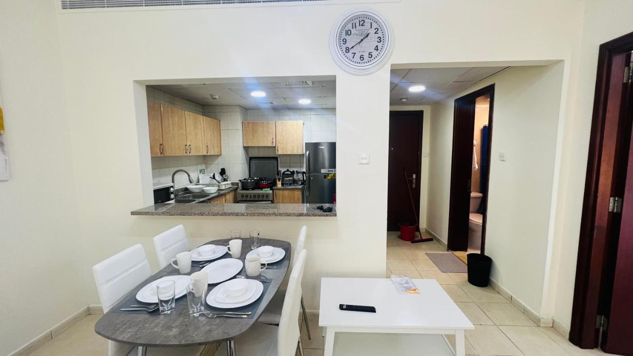 Newly Furnished Cozy One Bed Room Apartment 2 Bathroom City View ドバイ エクステリア 写真