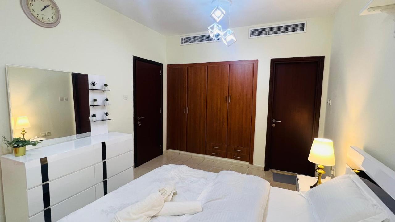 Newly Furnished Cozy One Bed Room Apartment 2 Bathroom City View ドバイ エクステリア 写真