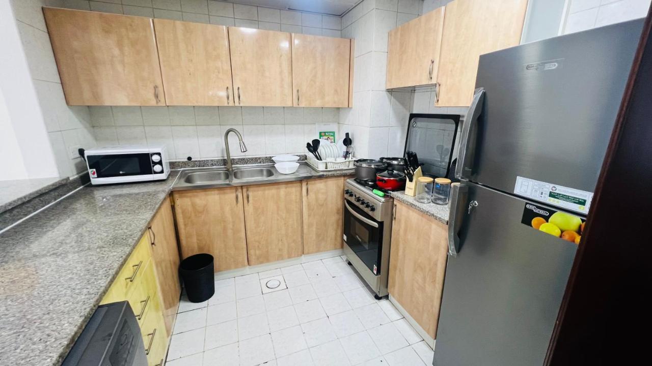 Newly Furnished Cozy One Bed Room Apartment 2 Bathroom City View ドバイ エクステリア 写真