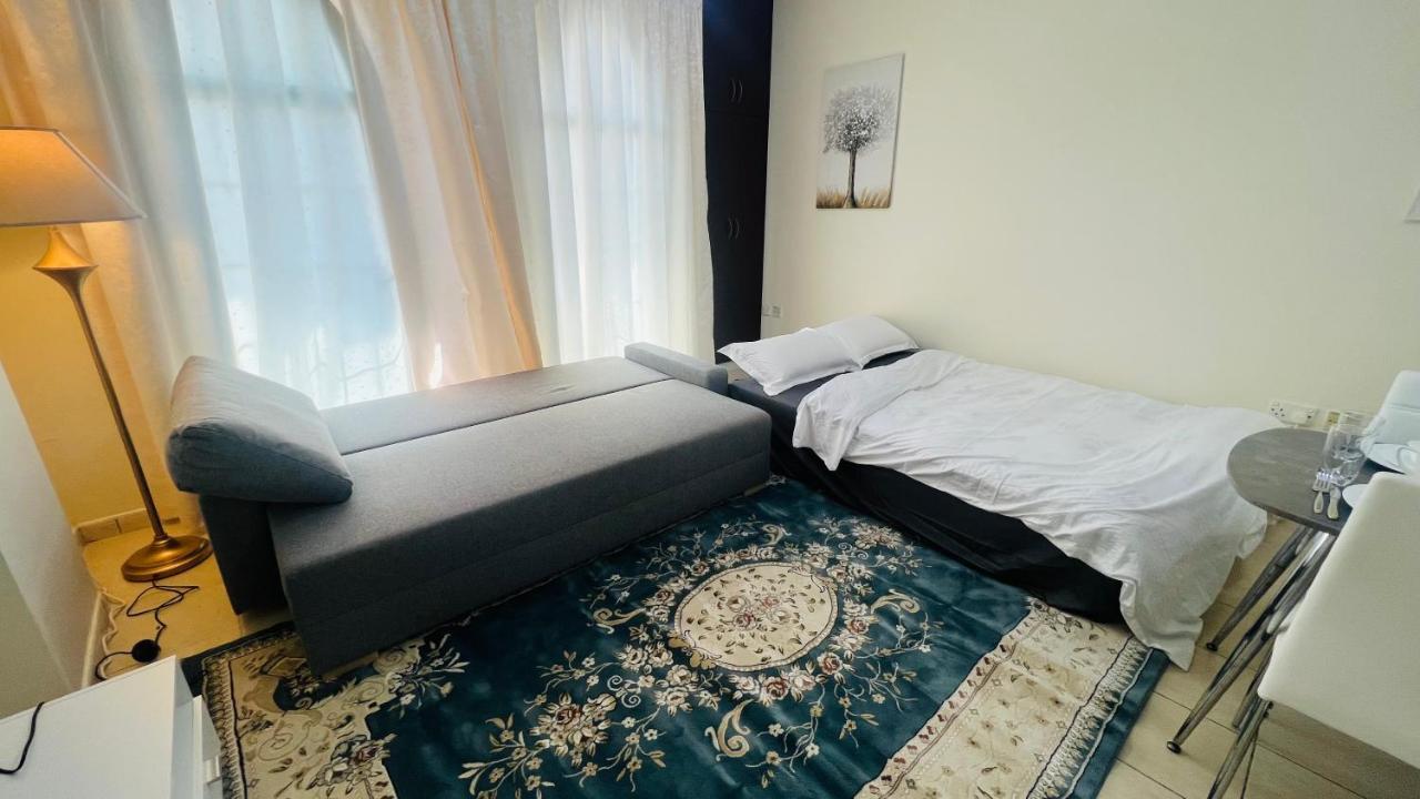 Newly Furnished Cozy One Bed Room Apartment 2 Bathroom City View ドバイ エクステリア 写真