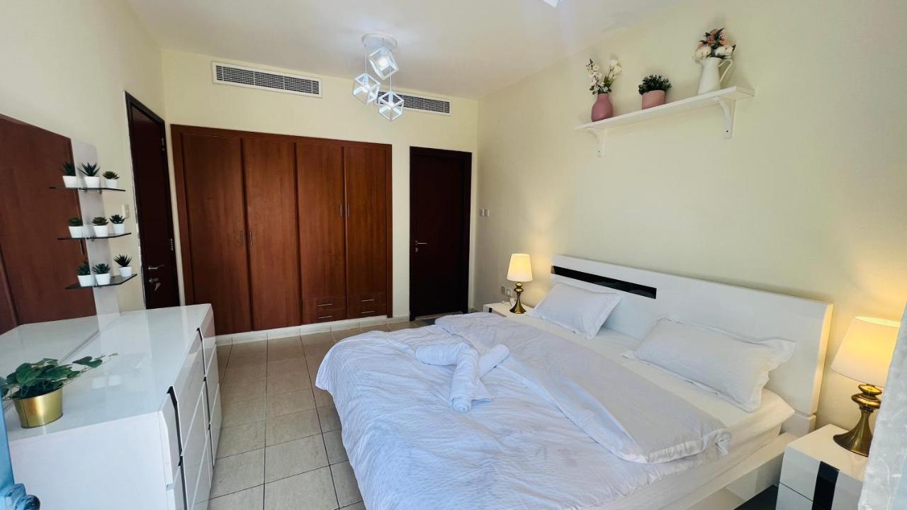 Newly Furnished Cozy One Bed Room Apartment 2 Bathroom City View ドバイ エクステリア 写真