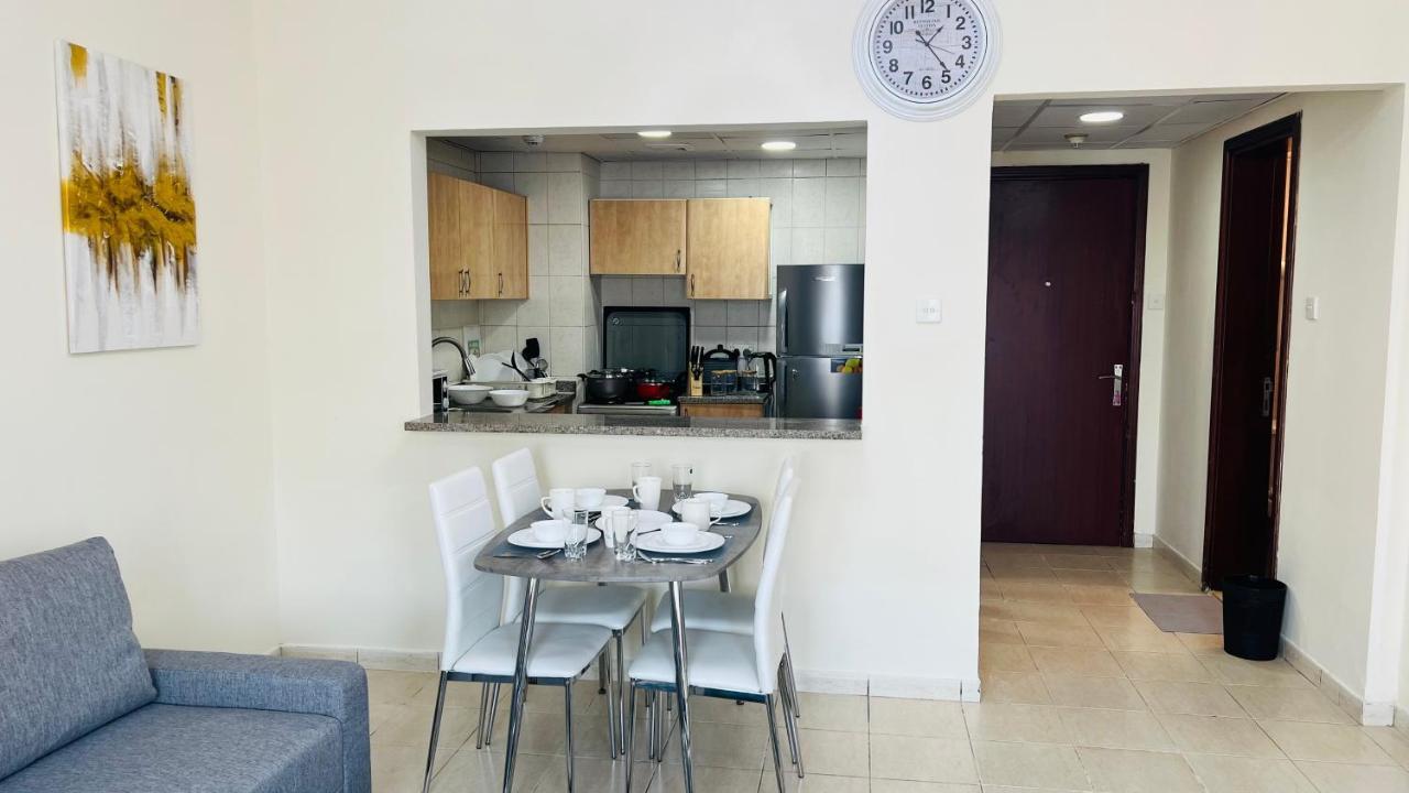 Newly Furnished Cozy One Bed Room Apartment 2 Bathroom City View ドバイ エクステリア 写真